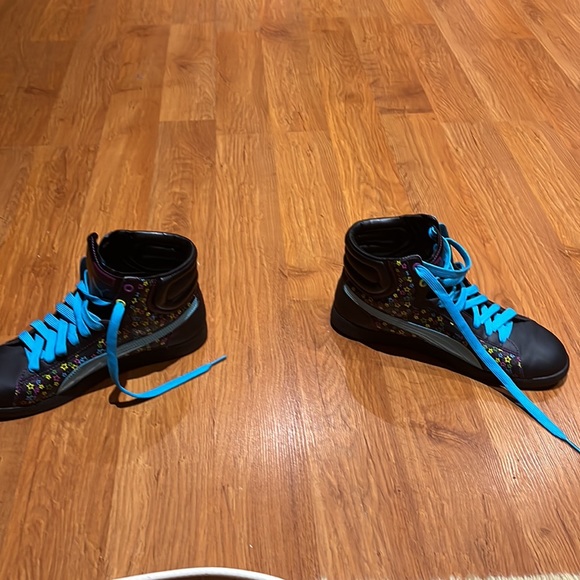 Sneakers - Picture 7 of 7